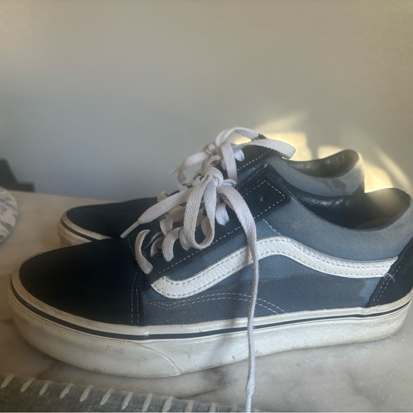 Vans - Picture 3 of 4